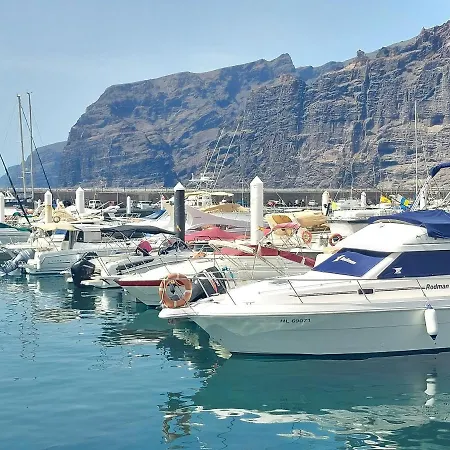Poblado Marinero, Gigantes 1 Acantilado de los Gigantes